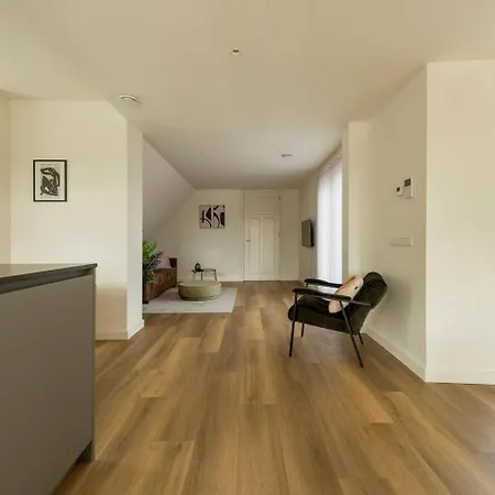 6c New Renovated Apartement *