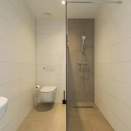 6c New Renovated Apartement